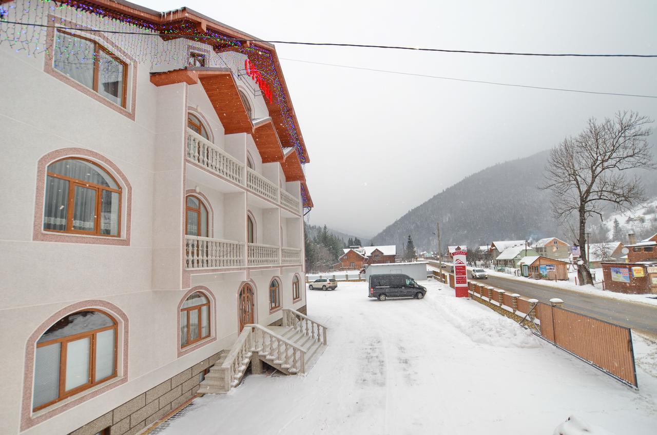 Apart-Hotel Orlan Mykulychyn Extérieur photo