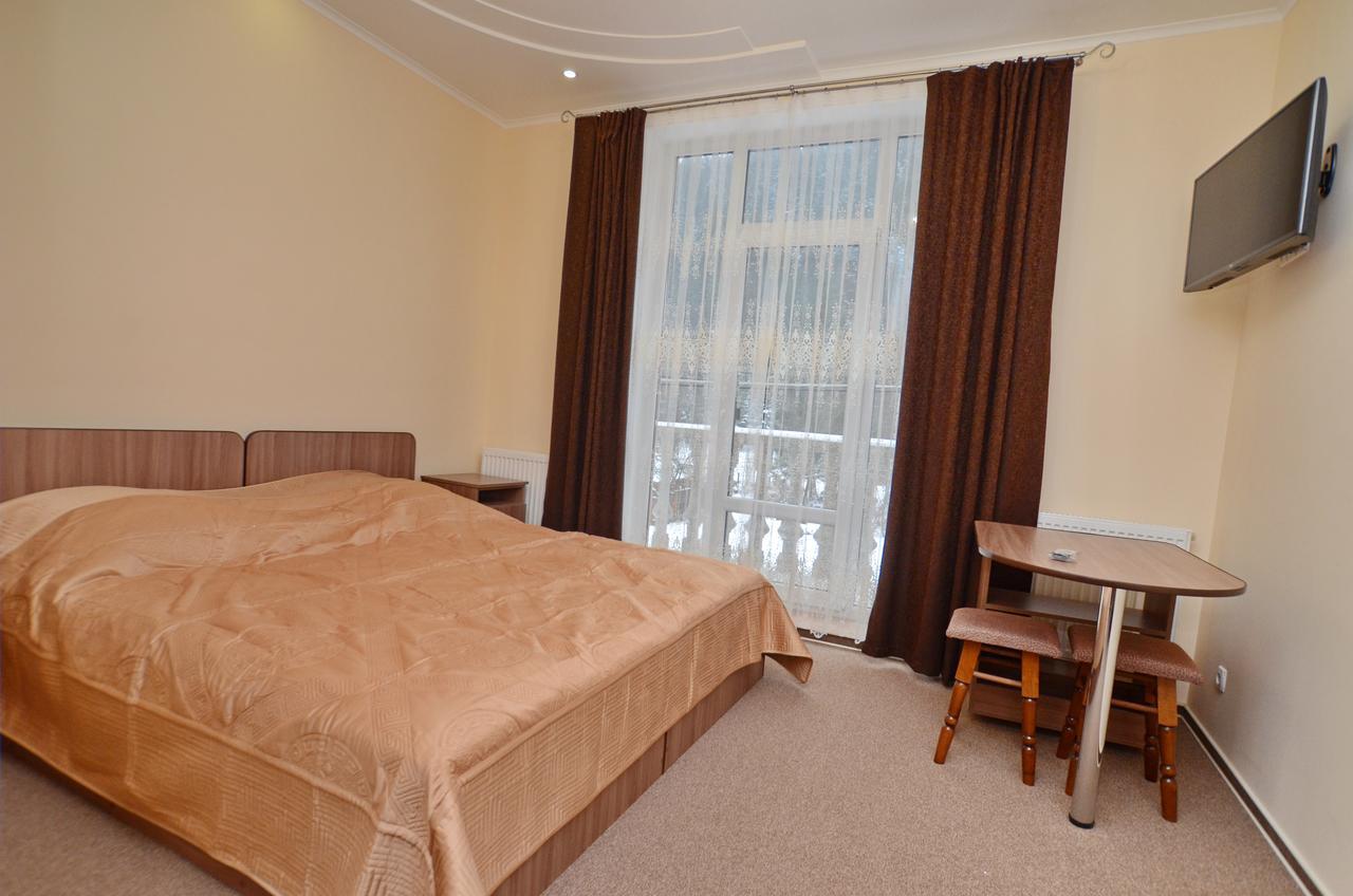 Apart-Hotel Orlan Mykulychyn Extérieur photo